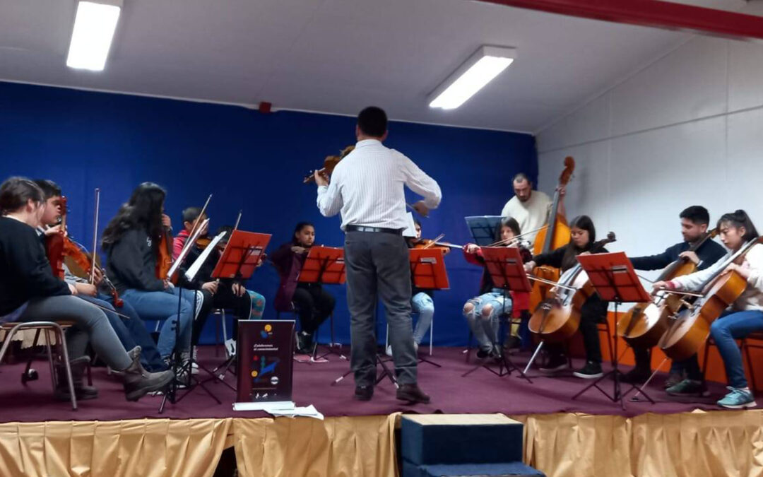 Estudiantes de Río Ibáñez se unen en torno a la música y el patrimonio histórico local